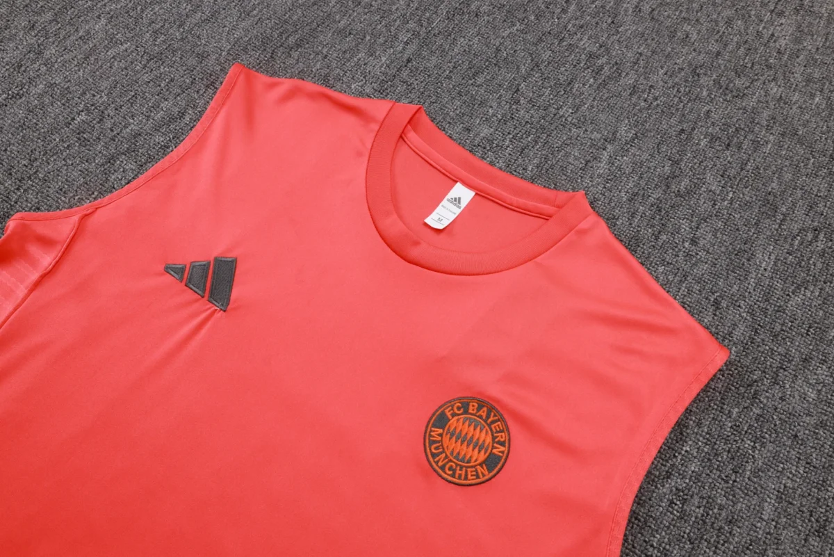 Bayern Munich 2025/2026 Sleeveless Summer Training Set - Image 4