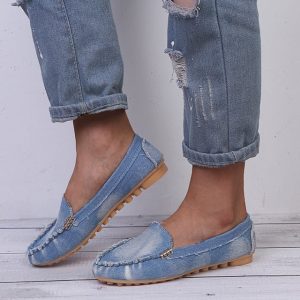 Women's Loafers — Slip-On Flat Sole Closed Upper Minimal Design